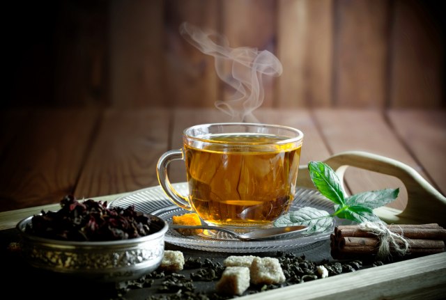 Čaj od četiri sastojka rešiće vas prehlade: Spas u sezoni gripa